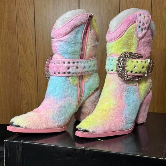 Dolls Kill Pastel tie-dye fuzzy festival style cowboy boots Size 8 Womens - Picture 4 of 6